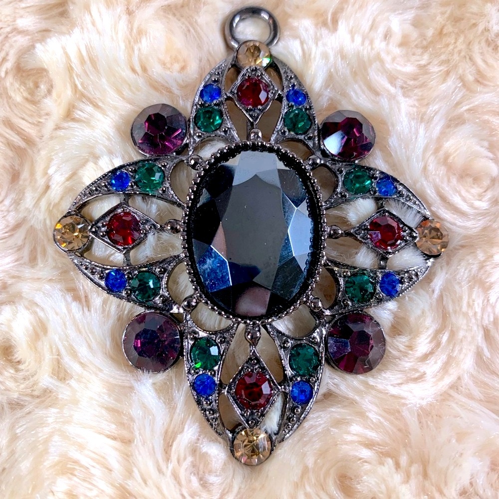 Vintage Signed Robert Rose Flower Stone Gunmetal Pendant